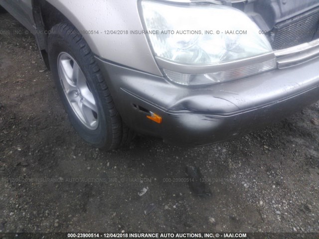 JTJHF10U110180291 - 2001 LEXUS RX 300 GOLD photo 6