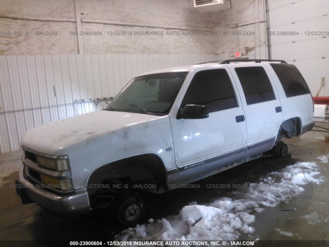 1GNEK13R3XJ561739 - 1999 CHEVROLET TAHOE K1500 WHITE photo 2