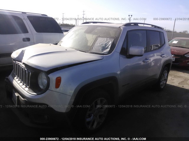 ZACCJABB6JPJ21008 - 2018 JEEP RENEGADE LATITUDE SILVER photo 2