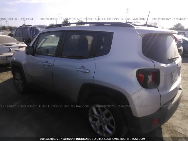 ZACCJABB6JPJ21008 - 2018 JEEP RENEGADE LATITUDE SILVER photo 3