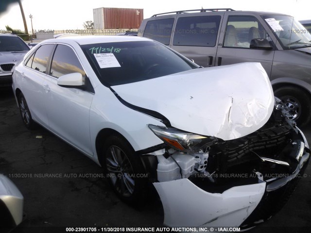 4T1BF1FK6FU993720 - 2015 TOYOTA CAMRY LE/XLE/SE/XSE WHITE photo 1