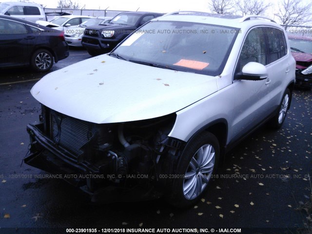 WVGBV7AX6AW001095 - 2010 VOLKSWAGEN TIGUAN SE/SEL SILVER photo 2