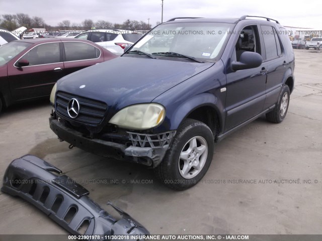 4JGAB54E4XA138237 - 1999 MERCEDES-BENZ ML 320 BLUE photo 2