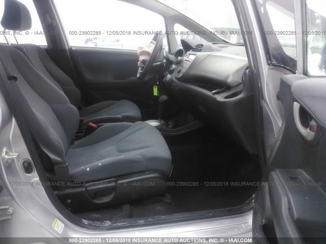 JHMGE8H32BC015094 - 2011 HONDA FIT SILVER photo 5