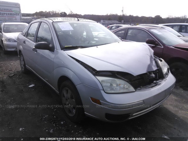 1FAHP34NX7W351615 - 2007 FORD FOCUS ZX4/S/SE/SES SILVER photo 1