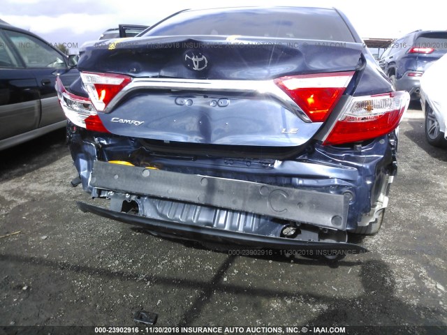 4T1BF1FK9HU648832 - 2017 TOYOTA CAMRY LE/XLE/SE/XSE BLUE photo 6