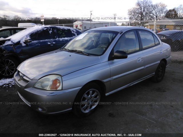 KNADC125546343278 - 2004 KIA RIO SILVER photo 2