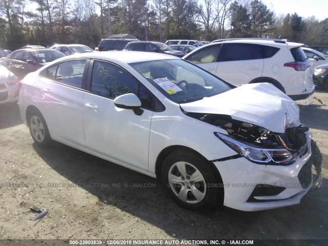 1G1BC5SM8H7197511 - 2017 CHEVROLET CRUZE LS 白色 照片 1