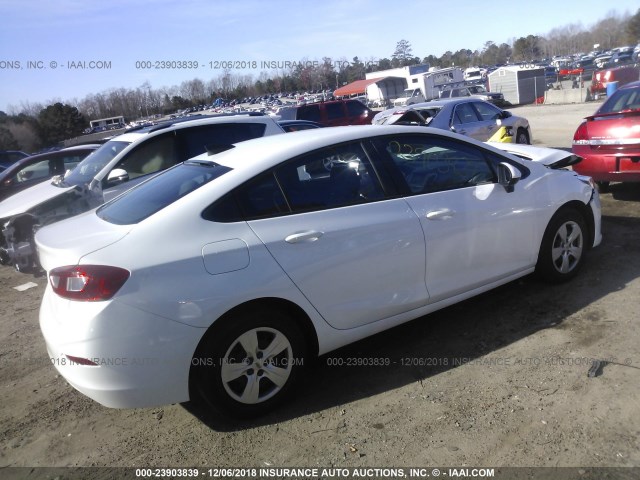 1G1BC5SM8H7197511 - 2017 CHEVROLET CRUZE LS 白色 照片 4