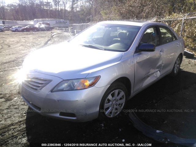 JTNBB46K673016985 - 2007 TOYOTA CAMRY NEW GENERAT HYBRID SILVER photo 2