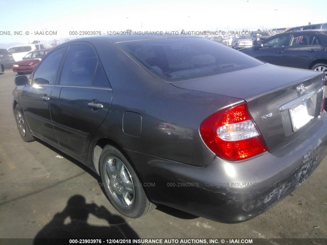 4T1BE32K23U703148 - 2003 TOYOTA CAMRY LE/XLE/SE GRAY photo 3