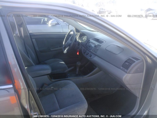 4T1BE32K23U703148 - 2003 TOYOTA CAMRY LE/XLE/SE GRAY photo 5