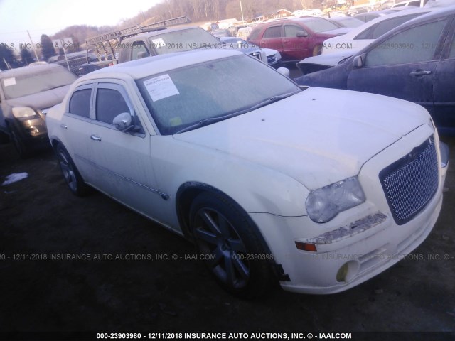 2C3KA63H26H254702 - 2006 CHRYSLER 300C WHITE photo 1