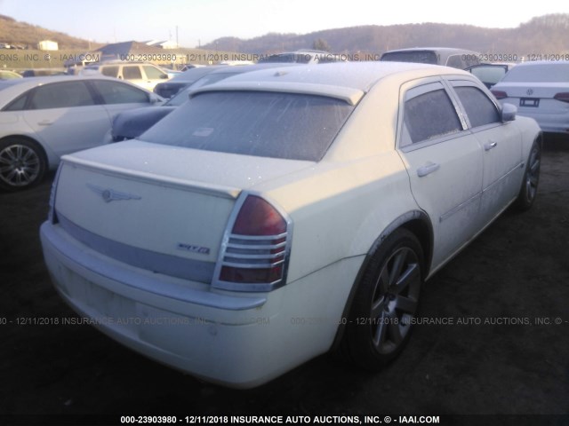 2C3KA63H26H254702 - 2006 CHRYSLER 300C WHITE photo 4