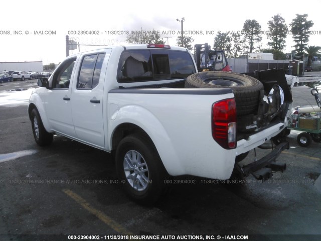 1N6AD0ERXHN765700 - 2017 NISSAN FRONTIER S/SV/SL/PRO-4X WHITE photo 3