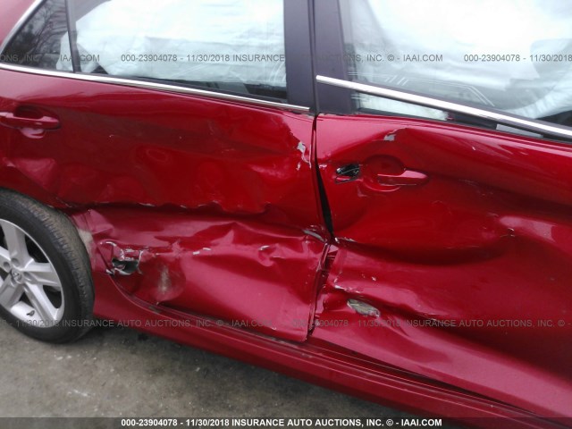4T1BF1FKXEU868203 - 2014 TOYOTA CAMRY L/SE/LE/XLE 红色 照片 6