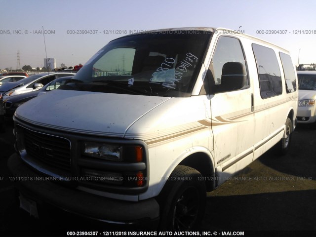 1GDFG15R411125870 - 2001 GMC SAVANA RV G1500 WHITE photo 2