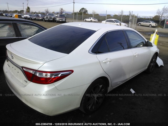 4T1BF1FK9FU017477 - 2015 TOYOTA CAMRY LE/XLE/SE/XSE WHITE photo 4
