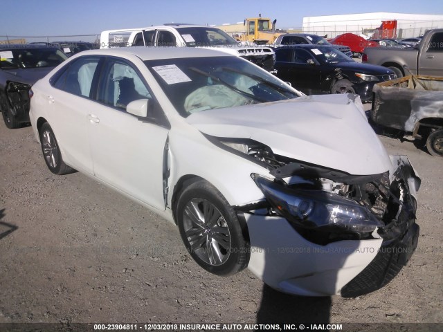 4T1BF1FK8GU157229 - 2016 TOYOTA CAMRY LE/XLE/SE/XSE WHITE photo 1