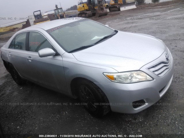 4T1BF3EK3AU065935 - 2010 TOYOTA CAMRY SE/LE/XLE SILVER photo 1