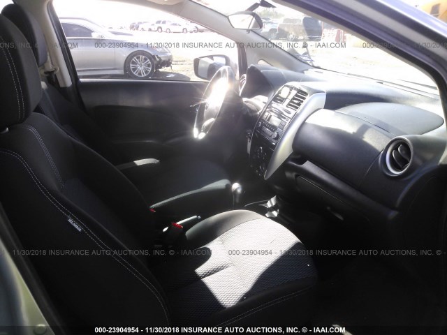 3N1CE2CP4FL408244 - 2015 NISSAN VERSA NOTE S/S PLUS/SV/SL/SR GRAY photo 5