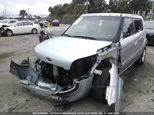 KNDJT2A28B7315727 - 2011 KIA SOUL +/!/SPORT SILVER photo 2