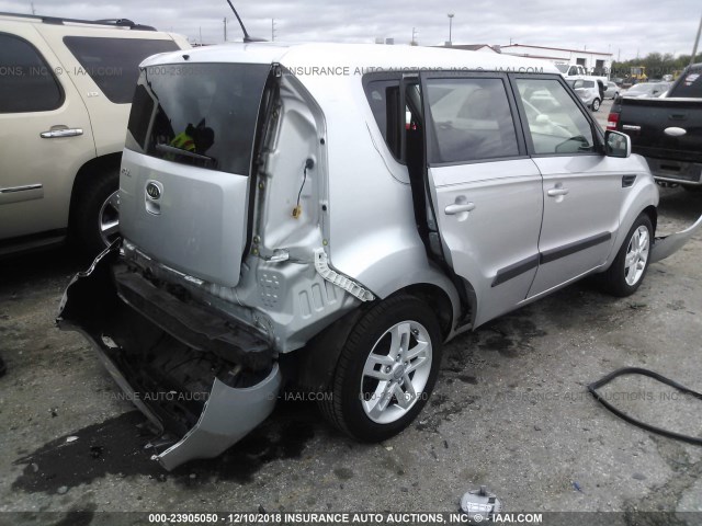 KNDJT2A28B7315727 - 2011 KIA SOUL +/!/SPORT SILVER photo 4