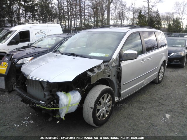 2A4RR5D1XAR136229 - 2010 CHRYSLER TOWN & COUNTRY TOURING SILVER photo 2