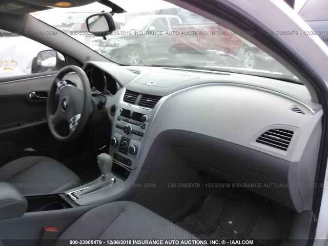 1G1ZC5EB6AF325927 - 2010 CHEVROLET MALIBU 1LT WHITE photo 5
