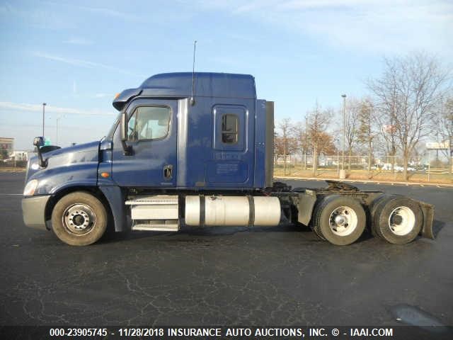 1FUJGLCK8ASAP8722 - 2010 FREIGHTLINER CASCADIA 125  Unknown photo 2