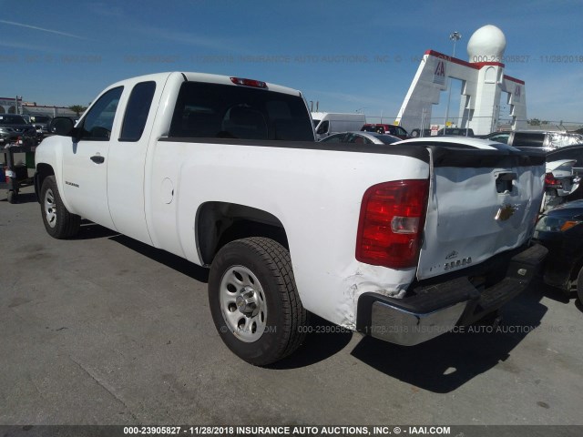 1GCRCPEA0DZ194426 - 2013 CHEVROLET SILVERADO C1500 WHITE photo 3