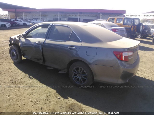 4T4BF1FK7CR177312 - 2012 TOYOTA CAMRY SE/LE/XLE GRAY photo 3