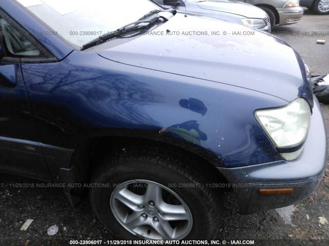 JTJHF10U010209277 - 2001 LEXUS RX 300 BLUE photo 6