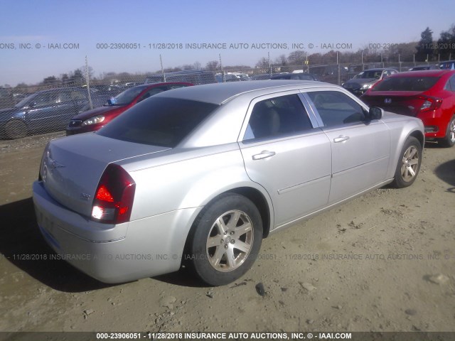 2C3KA53G26H154018 - 2006 CHRYSLER 300 TOURING SILVER photo 4