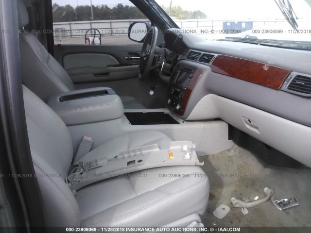 1GNFC23029R170949 - 2009 CHEVROLET TAHOE C1500 LT GRAY photo 5