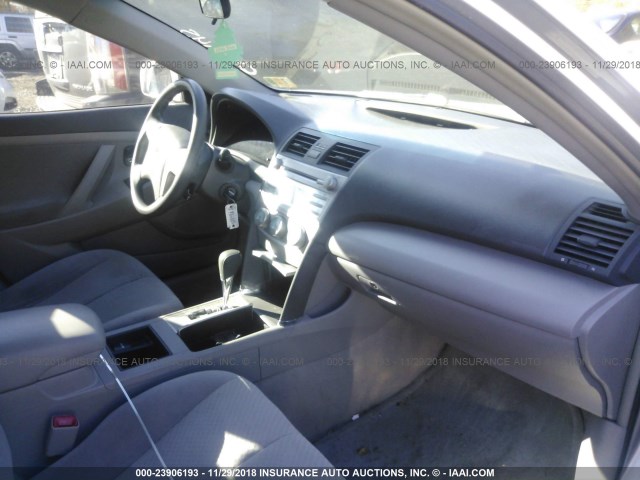 4T1BE46K68U238543 - 2008 TOYOTA CAMRY CE/LE/XLE/SE SILVER photo 5