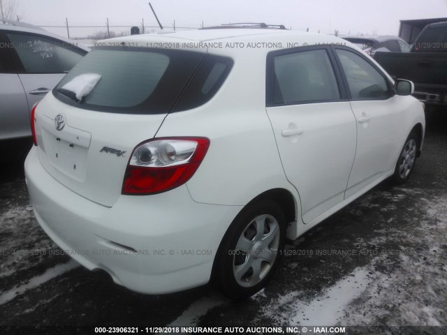 2T1KU40E49C088747 - 2009 TOYOTA COROLLA MATRIX  WHITE photo 4