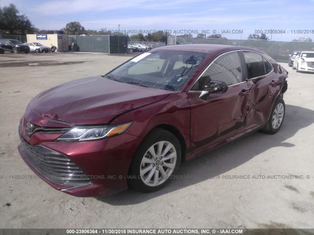 4T1B11HK6JU566896 - 2018 TOYOTA CAMRY L/LE/XLE/SE/XSE RED photo 6