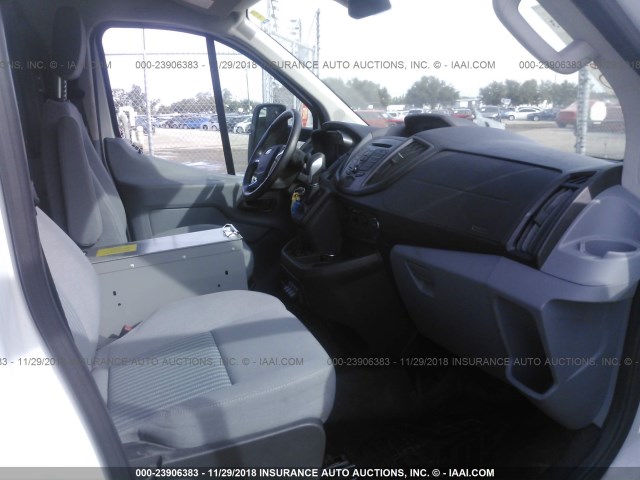 1FTYE2YG3GKB33268 - 2016 FORD TRANSIT T-150 WHITE photo 5