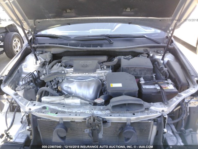 4T1BF1FK3GU537658 - 2016 TOYOTA CAMRY LE/XLE/SE/XSE SILVER photo 10