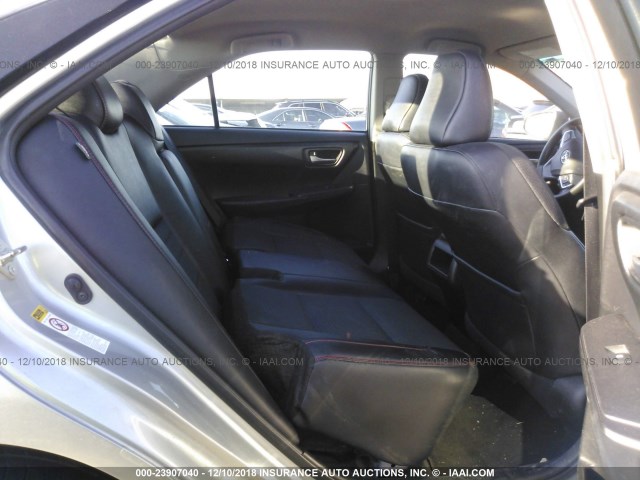 4T1BF1FK3GU537658 - 2016 TOYOTA CAMRY LE/XLE/SE/XSE SILVER photo 8