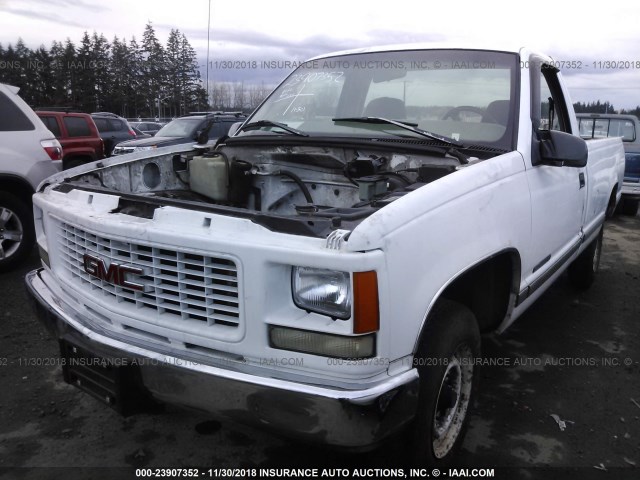 1GTGC24R9VZ518914 - 1997 GMC SIERRA C2500 WHITE photo 2