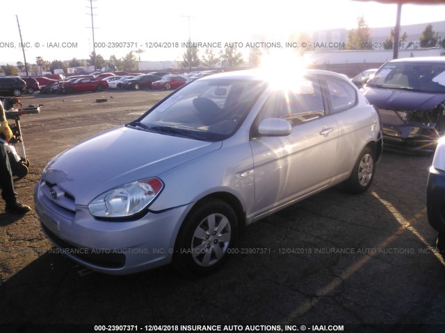 KMHCM3AC5BU190896 - 2011 HYUNDAI ACCENT GL SILVER photo 2