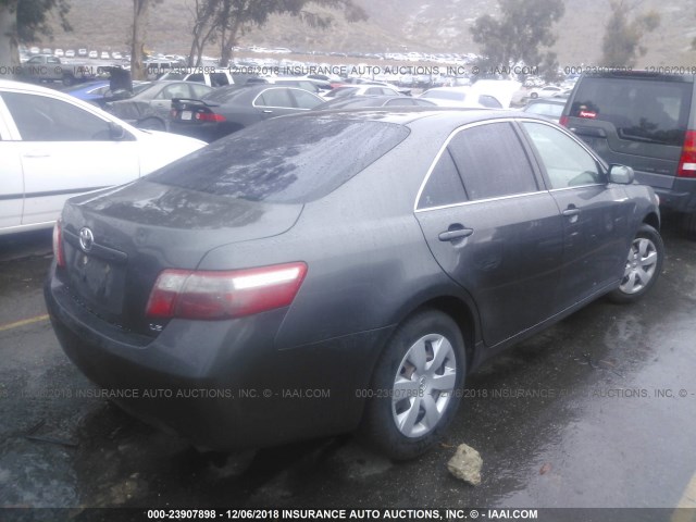 4T4BE46K88R027463 - 2008 TOYOTA CAMRY CE/LE/XLE/SE 灰色 照片 4