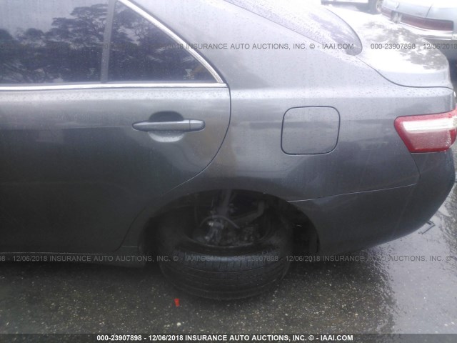 4T4BE46K88R027463 - 2008 TOYOTA CAMRY CE/LE/XLE/SE 灰色 照片 6