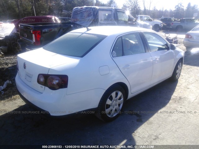 3VWRZ71K99M134499 - 2009 VOLKSWAGEN JETTA SE/SEL WHITE photo 4