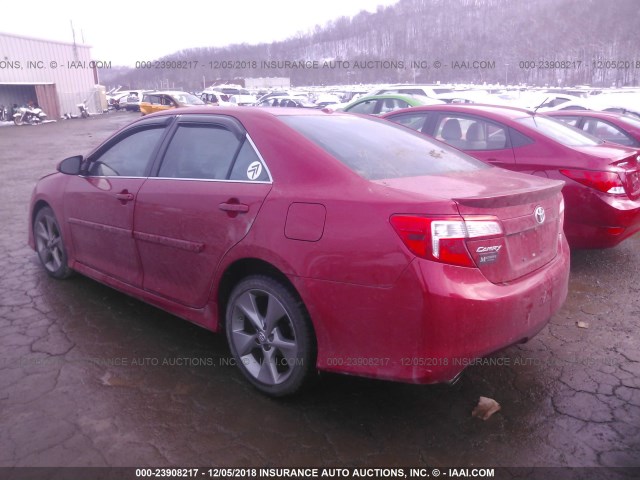 4T1BK1FK6DU529075 - 2013 TOYOTA CAMRY SE/XLE RED photo 3