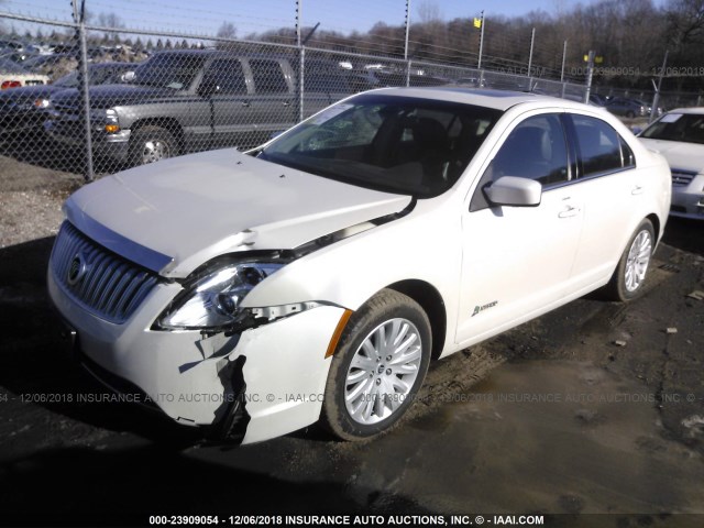 3MEDM0L30BR601146 - 2011 MERCURY MILAN HYBRID WHITE photo 2