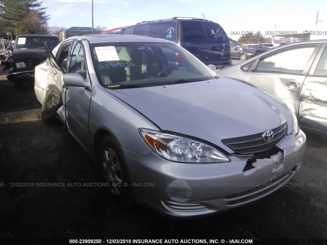 4T1BE32K34U913307 - 2004 TOYOTA CAMRY LE/XLE/SE SILVER photo 1