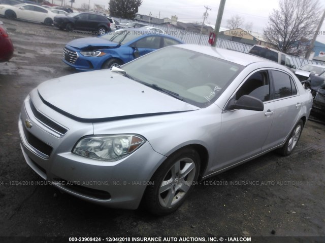 1G1ZB5EB9A4110590 - 2010 CHEVROLET MALIBU LS 银色 照片 2